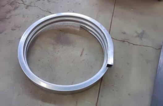 型材拉彎中焊管拉彎的質量是很重要的